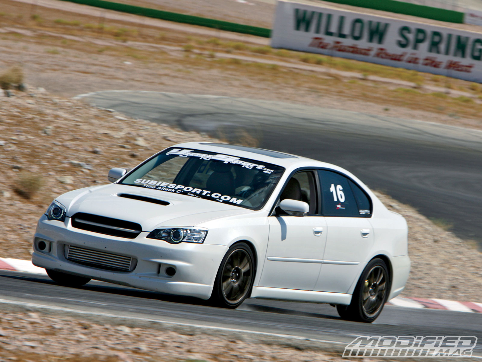 modp_0904_03_o+subie_fest_2008+yimisport_tuning_subaru_legacy.jpg